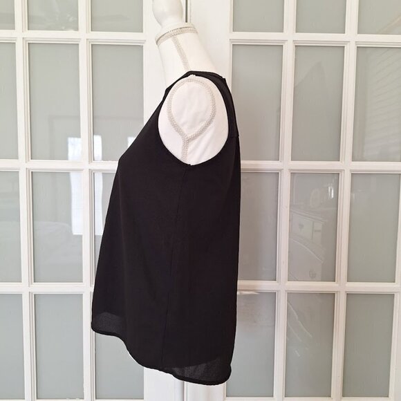 Paper Crane Black Sleeveless Blouse - Picture 4 of 11
